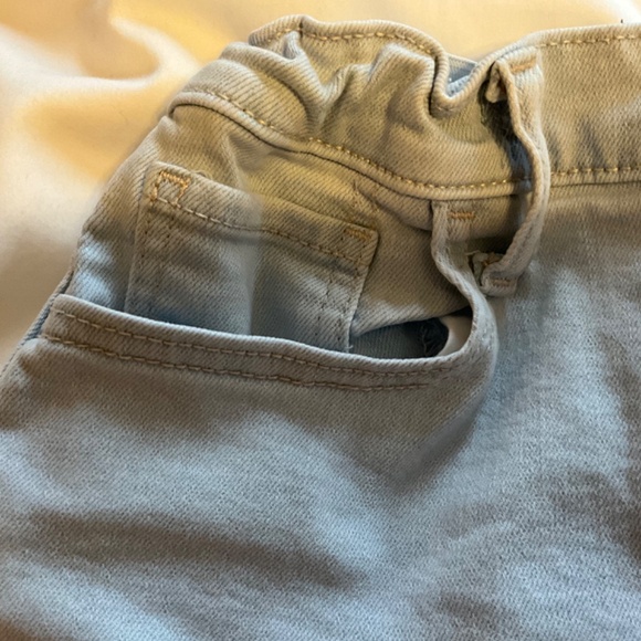 Old Navy Girl’s Light Washed Button Up Shorts - Picture 5 of 5